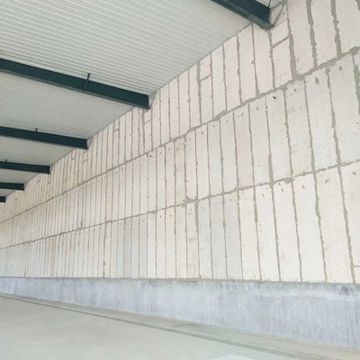 華躍建材 以品質服務鑄就信賴——聚焦濟南學校硅酸鈣板聚苯顆粒復合夾芯墻板與鋼材應用